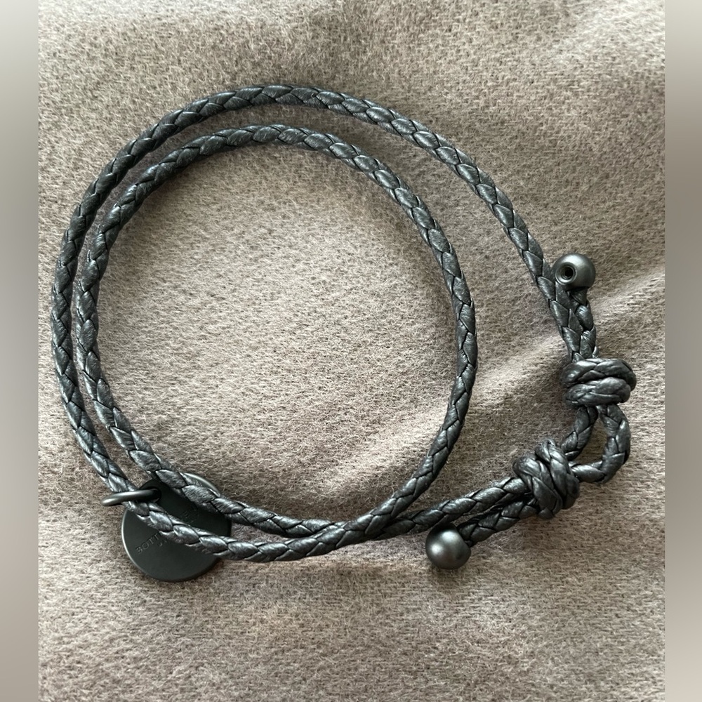 Bottega Veneta Logo Pendant Woven Bracelet - Dark Brown